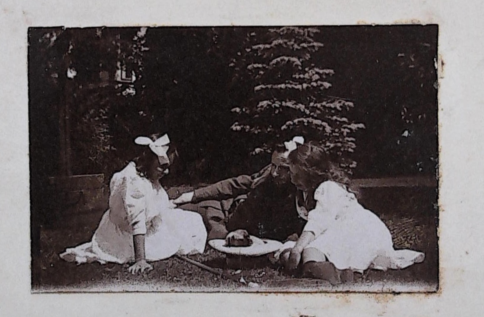 Theodor Lessing with Daughters Judith and Miriam